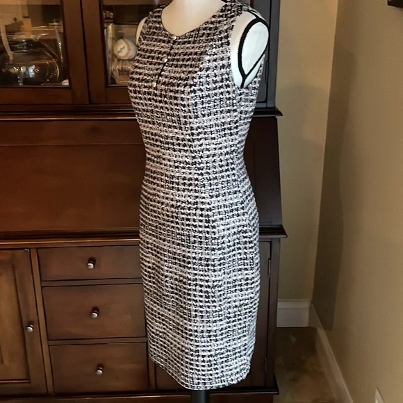 Karl Lagerfeld Paris Dress 6 - Picture 9 of 11